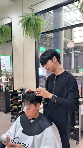 จองคิวล่วงหน้า DM ได้เลยครับ 📍ตรง ม.กรุงเทพ โซนสุกี้ตี๋น้อย อาคารมิงเกิ้ลมอลล์ ชั้น 2 #fyp  #ดัดผมรังสิต #ยืดรังสิต #ร้านทำผมผู้ชาย 