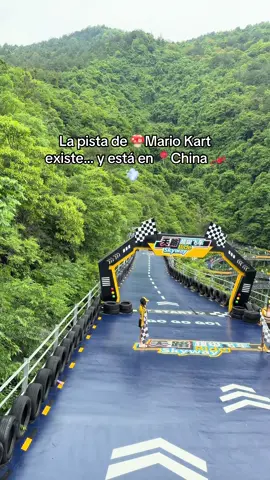 Uno de los lugares más locos que he visitado 😮‍🔥   Mario Kart… en la vida real 😳🏎️   📍Heartbeat Park, China🇨🇳  ¿Te subirías? 👀🔥   #M#MarioKartRealC#ChinaT#TravelA#Adrenalinastudentlife 