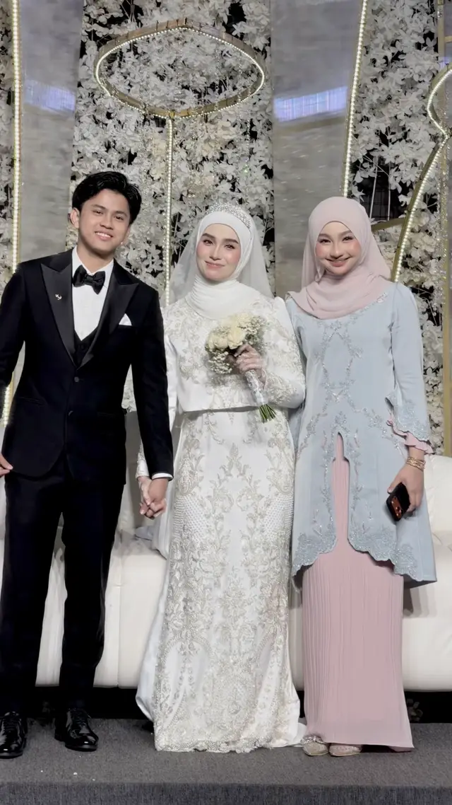 happy wedding RADEN! may your life together be as beautiful as your wedding day 💗! *doakan jane eh lepasni 🫠