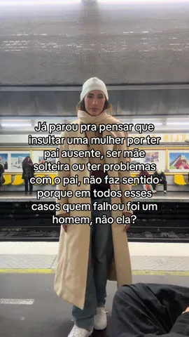 Esse “malabarismo” existe para manter um sistema confortável para quem não quer se responsabilizar.  Se eu culpo a mulher, não preciso questionar o comportamento masculino, nem rever privilégios, nem mudar nada.  É mais fácil chamar de “escolha dela” do que encarar irresponsabilidade, imaturidade ou v10l3nc14 do outro.  Muitas mulheres não se separam, mesmo sendo v1t1m4s porque se sentem CULPADAS! É absurdo, né? Por isso precisamos parar de julgar quem sofre e começar a responsabilizar quem de fato errou.  Te ajudo a construir relações mais saudáveis, então já me segue! 