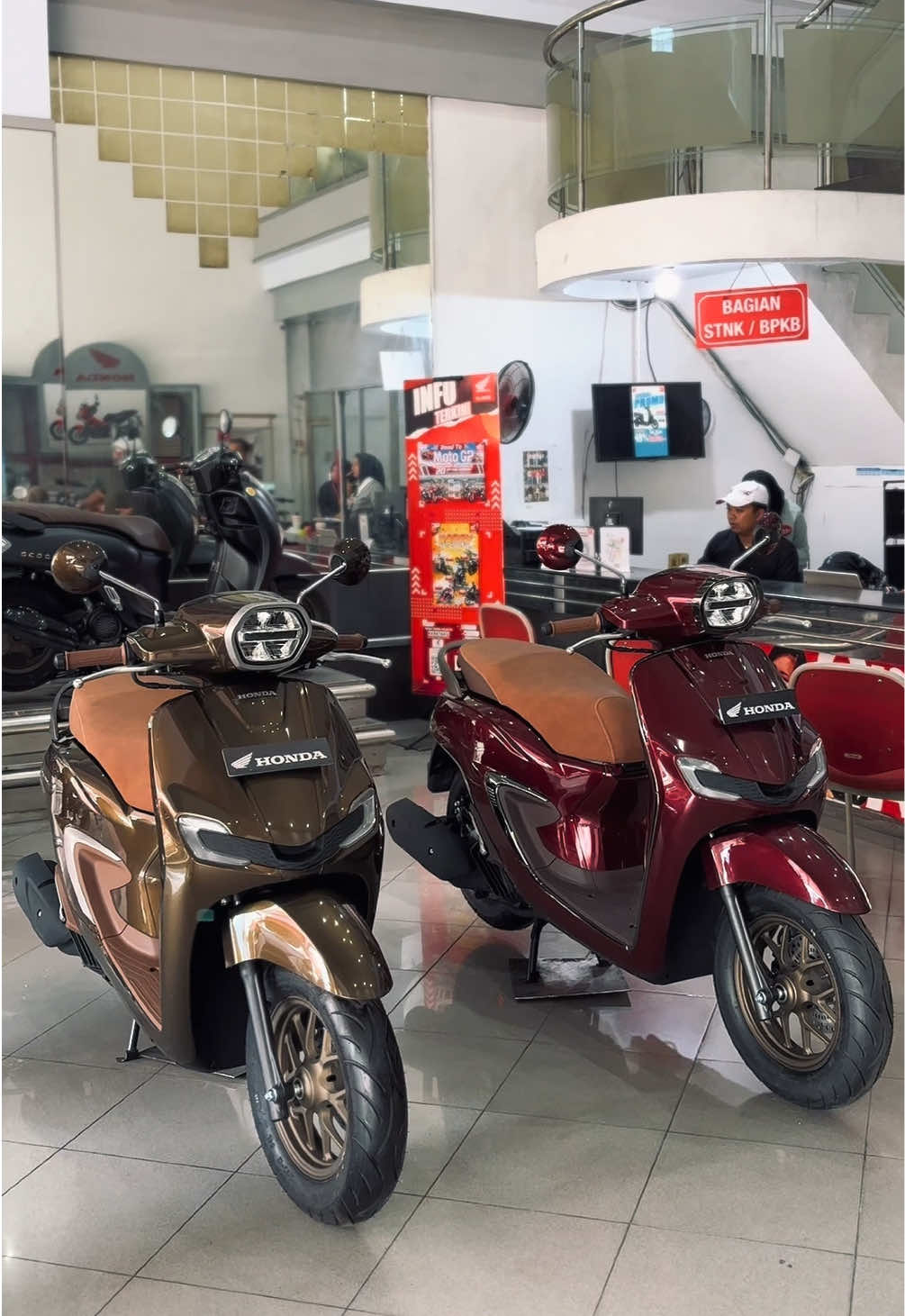 Kalian team Spesial Burgundy atau Royal Brown? 🤔 #cvanekateknik #fyppppppppppppppppppppppp #fyp #promohonda 