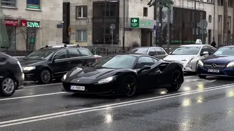 Thu hút mọi ánh nhìn #fyp #Ferrari 
