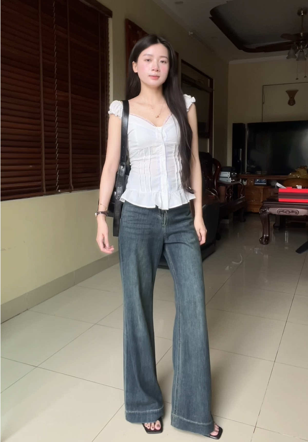 Phối với váy thì xinh dịu, phối với jean trông sang nha #thanhhangreview 