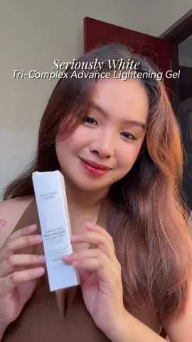dark spots and uneven areas? this gentle brightening gel might be your new go-to ✨ @rhodemediamarketing #seriouslywhite #seriouslywhite #lighteninggel #gentlecleanser #rhodemediamarketing 