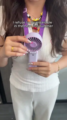 I am not going to Florida when it’s over 80 degrees without some sort of portable fan and let me tell you I’ve tried them all. I had a lot of people at the parks ask me about it, so I’m sharing with you guys too. I don’t want you to spend hundreds finding the right fan like I did.#diveblues #portablefan #handheldfan #turbofan #foldablefan 