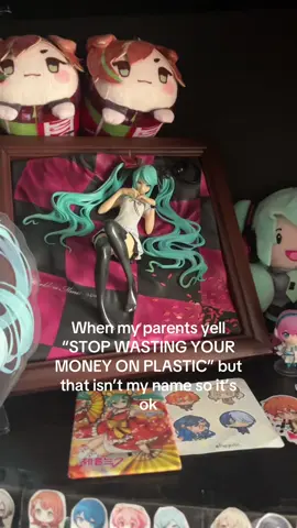 I’m a little late to the trend but better late than never I guess || #hatsunemiku #figurecollection #projectsekai #vocaloid #figures 