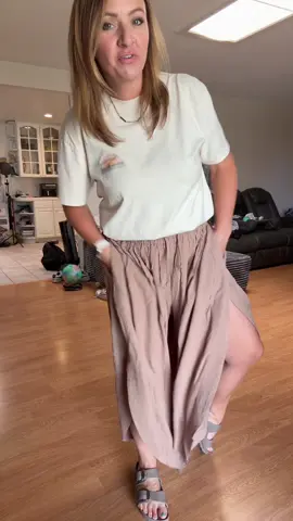 Breathable pants for summer with a fun slit. I love these as a bathing suit cover up. #pants #summerpants #linenpants #beachcoverup 