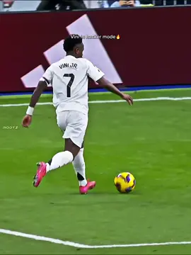 Vini 99 dribbling ☠️ #vinijr #skills #foryoupage #football #edit 