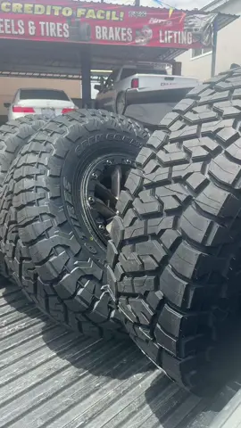 Jeep wrangler 392 wheels 37” Toyo tires 