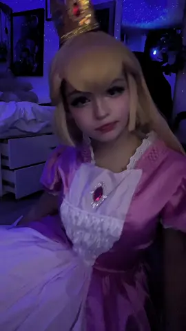 I feel like a beluga with this wig #fyp #peach #peachcosplay 
