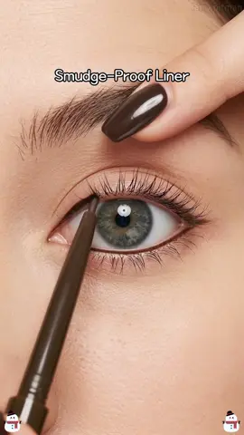 Inner eyeliner magic tool ✨ Gentle and non-irritating, easily fills in the base of eyelashes 🔝#tightlines #blackeyeliner #vicecosmetics#gelliners #waterlineliner#tightlining #makeuptips JB1365-GNJ