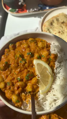 butter chickpea curry 🥰 | 20 minute dinners day 4! #quickrecipes #vegetarianfood #onepotmeals 