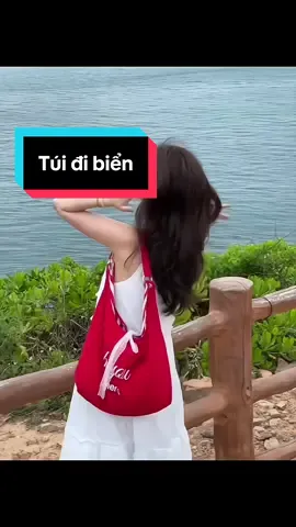 Đi biển là phải có túi nha mấy bà, sẵn sàng cho mùa hè chưa nào #tuidibien #tuideovainu #tuinuxinh #outfitdibien 