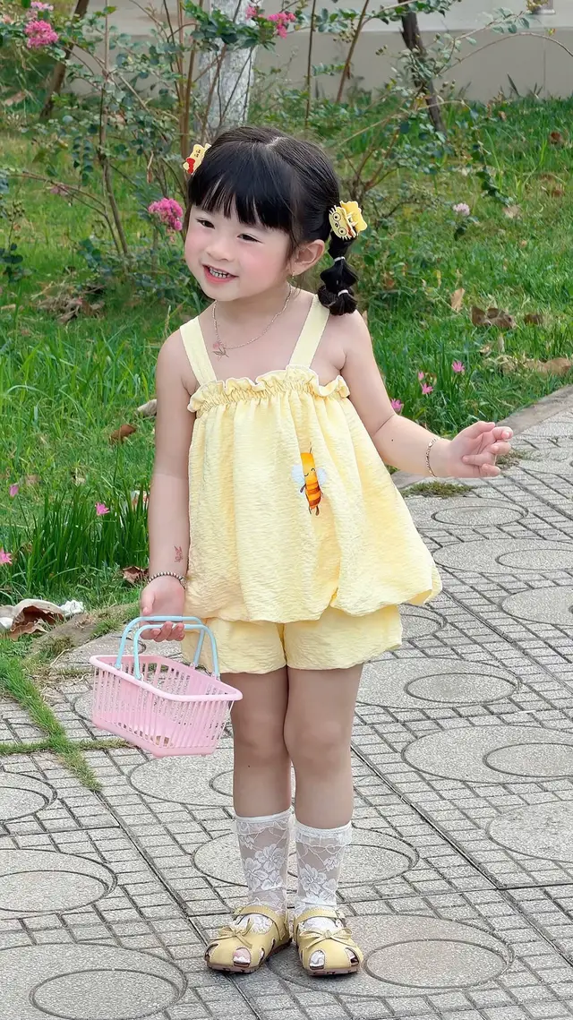 Set ong vàng có trong giỏ hàng sẵn sàng rồi các mẹ ơi #dobobegai #xuhuong #ngockids 