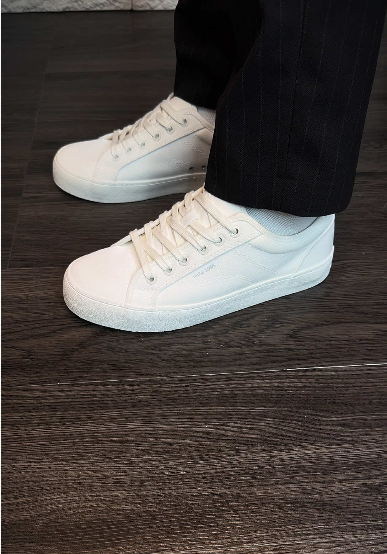 Giày Sneaker,Vải Canvas Unisex #giaysneaker #leosneaker47 #giaytrang #giaynam #giaynu 
