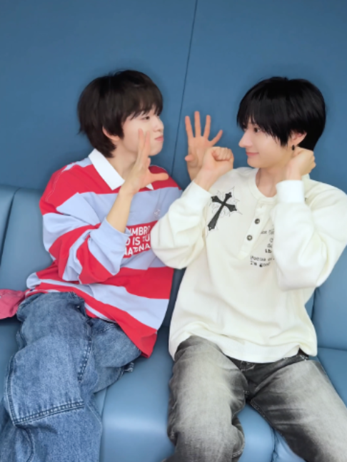 もしもし ˗ˋ꒰♥꒱ˊ˗ #Donghwa #Keiju #KickFlip #킥플립