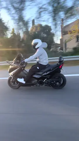 🖤🖤🖤🖤🖤 . . . . #tmax530 #yamaha #yamahatmax #tmax530iron #riderstmax 