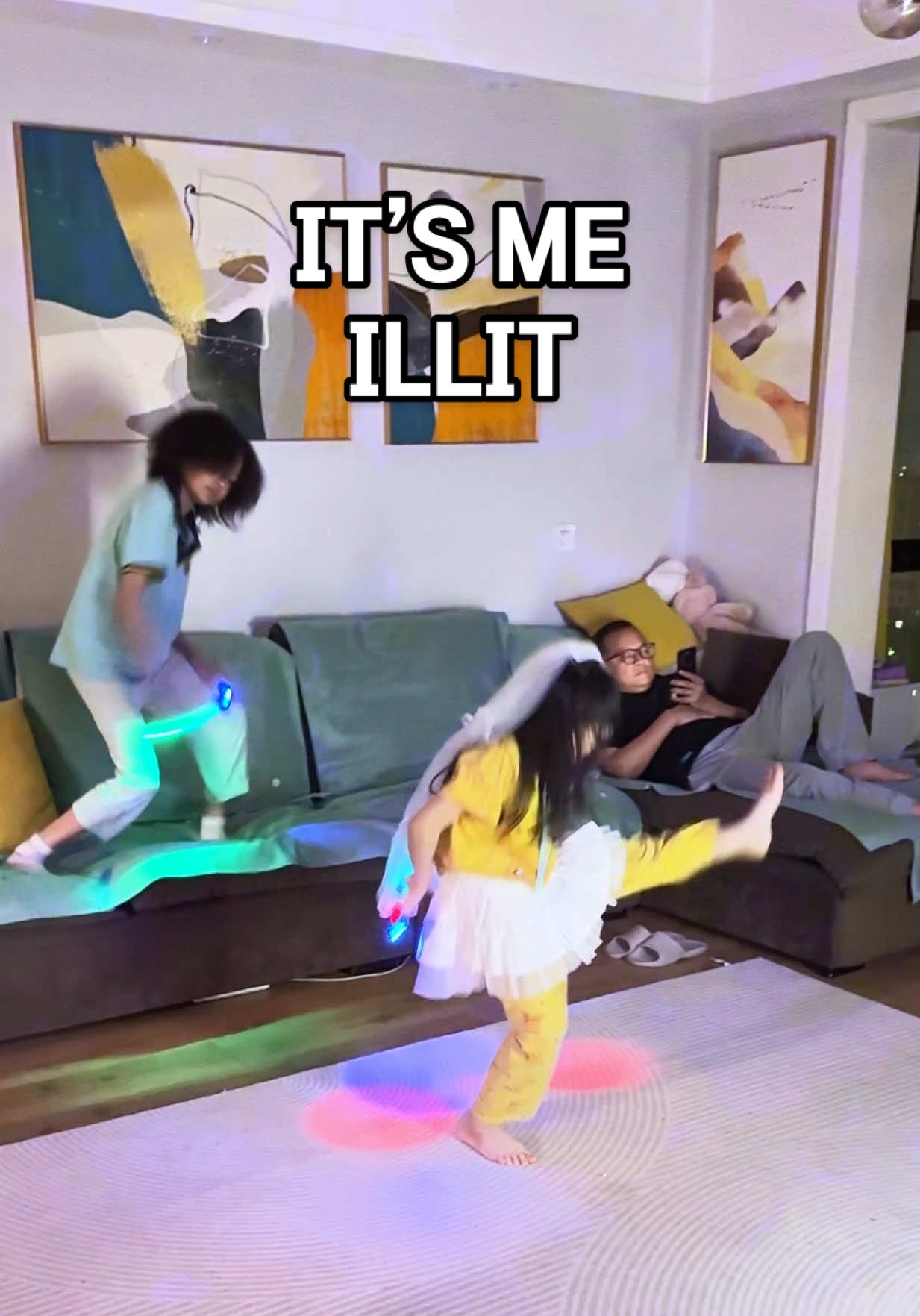 Who’s your bias?@ILLIT  #illit #it_is_me #itsme #dancechallenge #kpop 