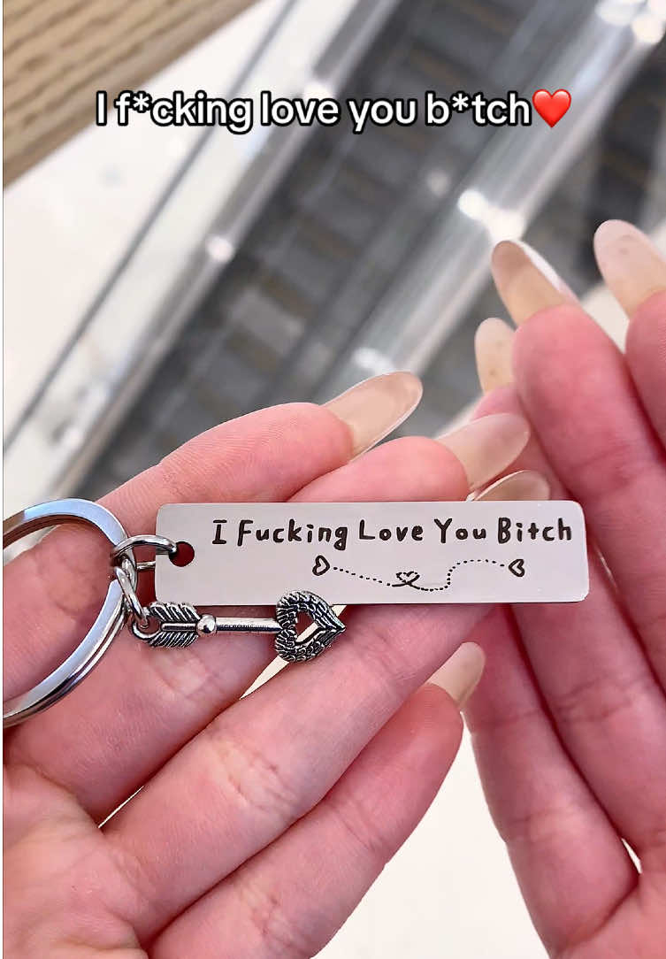 I f*cking love you b*tch❤️ #promisering #keychain #fyp #tiktokmademebuyit #giftsideas 