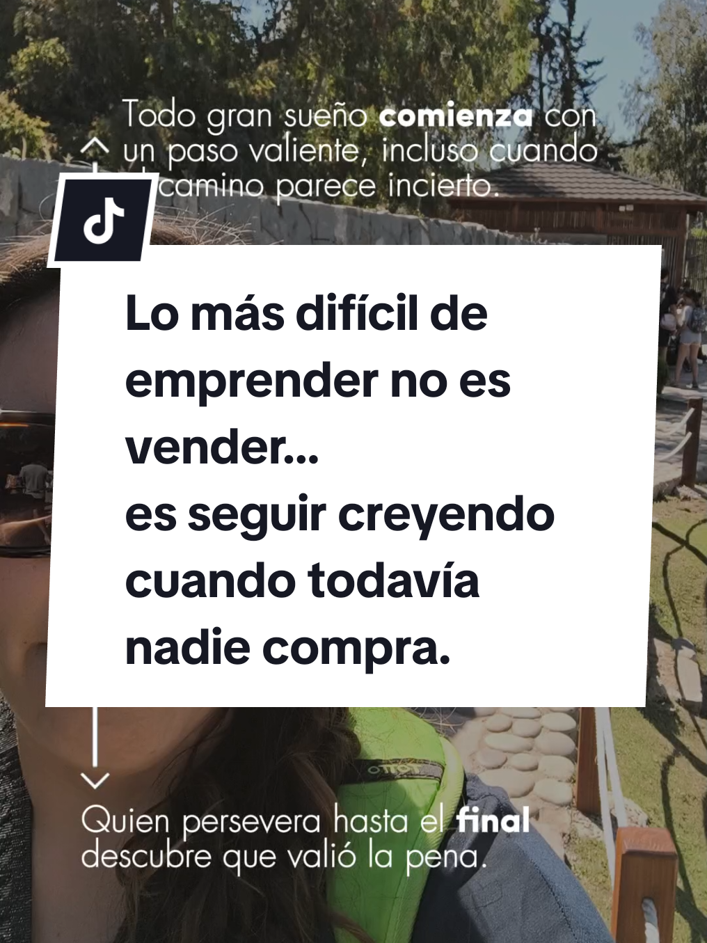 La mayoría no abandona porque no pueda. Abandona porque se desespera al no ver resultados rápidos. 💭 Y nadie habla de esa parte. La parte donde sigues haciendo videos mientras dudas. Mientras los niños te llaman. Mientras lavas platos pensando si esto algún día va a funcionar. Mientras comparas tu avance con personas que llevan años. 🫠 Emprender digitalmente no siempre se siente emocionante. A veces se siente silencioso, lento y hasta incómodo. Pero ahí es donde realmente se construye algo. No en la motivación. En decidir seguir incluso cuando todavía no ves el resultado. Porque muchas veces el cambio no empieza cuando ganas 🤑🤑 Empieza cuando dejas de rendirte tan rápido. ✨ Asiste a mis clases gratis  y podrás dar ese paso. #mamaprofesional #emprenderdigital #marketingdeafiliados #ingresosdigitales #mamasemprendedoras