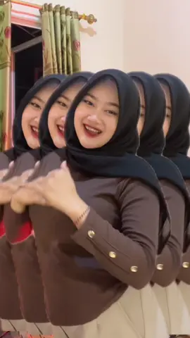 sukaaa bgtt samaa bajunyaaa😭🤏🏼