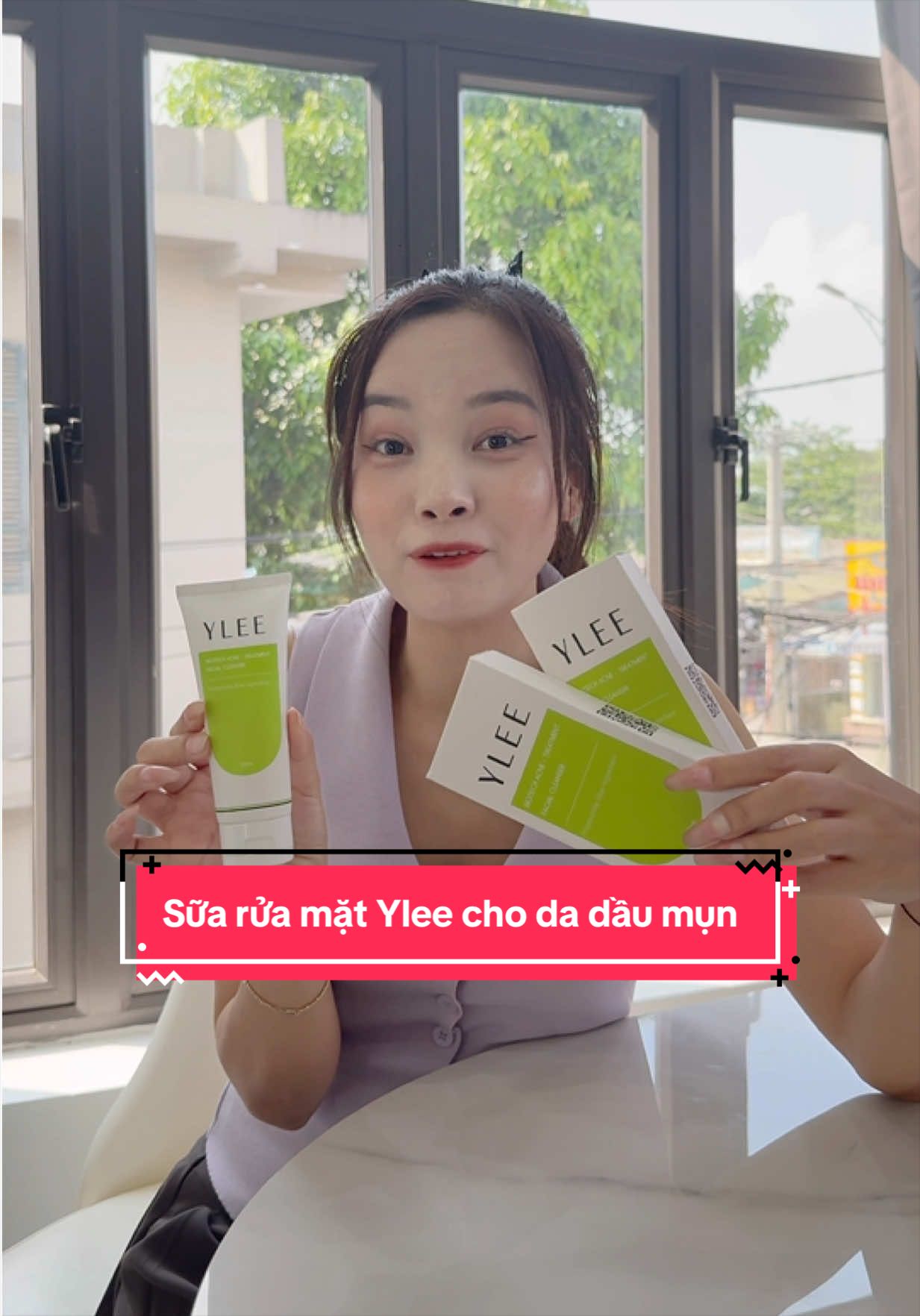 Sữa rửa mặt chiết xuất từ tự nhiên, an toàn, lành tình và phù hợp với làn da các con ở độ tuổi dậy thì. Giúp giảm mụn, giảm nhờn và làm sạch da, giúp da sáng mịn hơn.  #suaruamat  #suaruamatylee  #suaruamattrimun  #suaruamatchodadaumun  #ylee