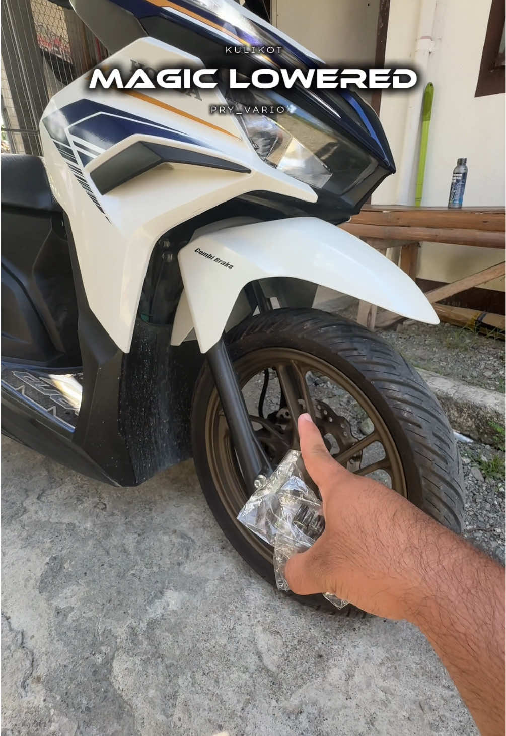 MAGIC LOWERED naten tong Honda click v3 naten Bali 1.5 Rebound spring nga pala Ang ilalagay naten Tass maga drop Tayo ng 0.5 inch para dun nalang Tayo maga adjust if iver man natataasan pa Tayo sa 1.5 lowered #magiclowered #loweredlifestyle #hondaclickv3 #loweringsprings #fyp 