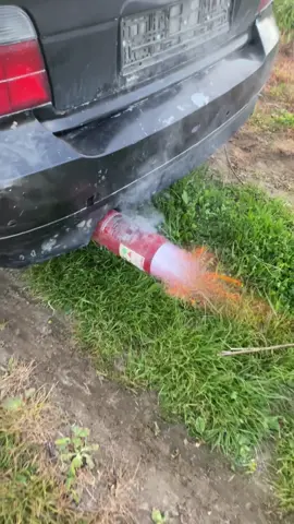 Pierwsza gaśnica która daje ogień, a go nie gasi 🔥🔥#bmw #flamekit #dc 