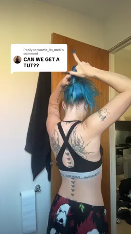 Replying to @wowie_its_me0  in bobby pins we trust #aussie #hair #tutorial 