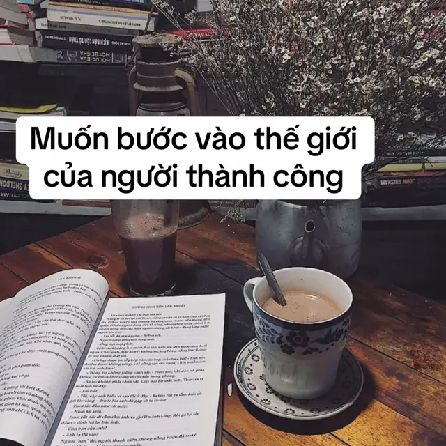 Muốn bước vào thế giới của người thành công, Hãy học nghệ thuật trong giao tiếp và khí chất. 1. Ăn mặc và phong thái. Luôn ăn mặc chỉnh chu và gọn gàng ở mọi nơi bạn đến. Không cần loè loẹt, không cần đắt đỏ, chỉ cần sạch sẽ, tinh tế và vừa đủ. Vì cách bạn ăn mặc chính là cách bạn tông trọng bản thân và người đối diện. Đi ngẩng cao đầu, vai thẳng, bước chắc, không nghênh mặt, cũng không cúi gằm. Tư thể có thể tiết lộ lòng tự tin và bạn không cần nói, người ta vẫn cảm nhận được. 2. Giọng nói và cách nói. Giọng nói là năng lượng của linh hồn. Một người có khí chất sẽ nói rõ, có nhấn nhá, vừa đủ nghe không nói quá to, không lí nhí yếu ớt. Giọng nói yếu thể hiện năng lượng đang rối loạn, thiếu tự tin.  Hãy luyện giọng mỗi ngày vì giọng nói mạnh mẽ, trầm ấm sẽ khiến người khác tự khắc lắng nghe bạn. Không nên im lặng quá nhiều hoặc nói quá nhiều, hãy biết nói đúng lúc, đúng chỗ, đúng trọng tâm. 3. Năng lượng trong lời nói... Giữ thái độ vui vẻ, nhẹ nhàng, tươi sáng khi giao tiếp. Tránh cáu gắt, than phiền hay kể khổ với người khác, dù là người mới gặp hay đã quen lâu. Bởi mỗi lời than chính là một cách bạn tự hạ thấp tần số của chính mình. 4. Ánh mắt và sự tâp trung. Ánh mắt là cửa sổ của linh hồn. Khi nhìn ai hoặc nhìn điều gì, hãy tập trung vào một điểm, không đảo mắt liên tục. Người có ánh mắt ổn định luôn toát ra sự tin cậy, bình tĩnh và nội lực. 5. Ứng xử và thái độ. Trong mọi mối quan hệ, hãy luôn từ tốn, nhẫn nại, không soi mói điểm xấu của người khác. Không tò mò chuyện riêng tư. Nếu ai muốn chia sẻ, hãy lắng nghe bằng tâm, không ngắt lời, không tỏ ra mất tập trung. Đó là sự tôn trọng tối thiểu và là nền tảng của khí chất. Đặc biệt, hãy tinh tế với những người phục vụ, người ở tầng lớp thấp hơn. Cách bạn đổi xử với họ chính là thước đo của nhân cách bạn thật sự. 6. Kiểm soát lời nói. Trước khi nói, hãy nghĩ kĩ. Người ta nói 