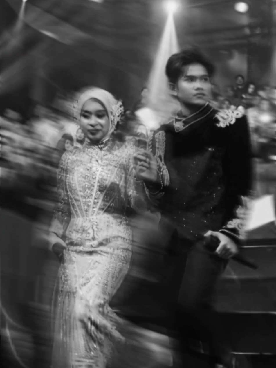 Ada alasan mengapa semesta mempertemukan dua jiwa yang sama-sama memiliki ambisi besar. Bukan untuk bersaing, tapi untuk saling melengkapi dalam setiap proses pendewasaan. Teruslah fokus pada masa depan dan karir kalian karena itu itu tujuan kalian bertemu dan bersatu.  Percayalah bahwa setiap pencapaian karier yang kalian raih adalah langkah nyata menuju kehidupan yang luar biasa.  Tetaplah melangkah berdampingan, abaikan suara-suara sumbang di luar sana, dan biarkan fokus kalian pada impian menjadi bukti betapa berartinya kebersamaan ini. Masa depan yang cerah sudah menanti di depan mata, jemputlah itu bersama-sama. saling bergandengan, saling menguatkan. Semoga Allah senantiasa memberikan kesehatan bagi kalian @DA7.Valen @DA7 MILA  #valenda7 #milada7 #pangerandangdut #putricengkok #indosiar 