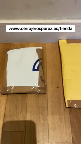 ¡Hoy salen 2 pedidos de nuestra Tienda Online! Uno va a Teruel el otro a Sevilla, enviamos a Toda España incluso Baleares. Compra tu material de cerrajería enviamos www.cerrajerosperez.es/tienda #cerrajerosperez #tiendacerrajeria #tiendaonline 