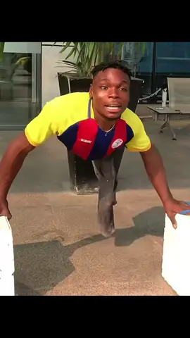 L’homme le plus équilibré au monde 🌍 #viralvideos #congolaise🇨🇩🇨🇬 #comedi #humor 
