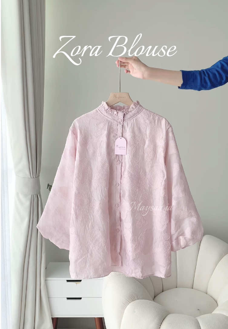 Zora Blouse✨ Ready lagi zora dengan model warna yang manis ladies, silahkan diorder ya ladies #fypage #blouse #OOTD #bajuwanita 