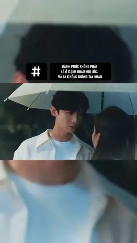Hạnh phúc không phải mọi lúc ở cạnh nhau, mà là không buông tay nhau 💙 #tinhyeu #tamtrang #tamlyhoc #bennhau #cuocsong 