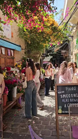 سوق الورد في البترون #lebanon #flowers #batroun #beirut