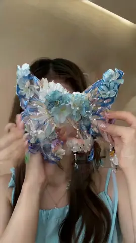 🦋 Large Blue Butterfly Flower Hair Clip 🦋💐 Delicate floral details meet dreamy butterfly vibes💙 Perfect for weddings, photoshoots, or everyday fairycore looks✨ Instantly adds an ethereal touch to any hairstyle #fashionableaccessories #girlyaccessories #flowerjewelry #womenaccessories #weddingdressaccessories #hairaccessorygoals #bapehairclips #3dprintedaccessories #cuteclipsforhair #beautyaccessory