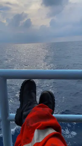 Duduk sejenak, Santai sejenak jangan terburu buru Semua ada Garis finishnya masing masing🙏🏴‍☠️🍇