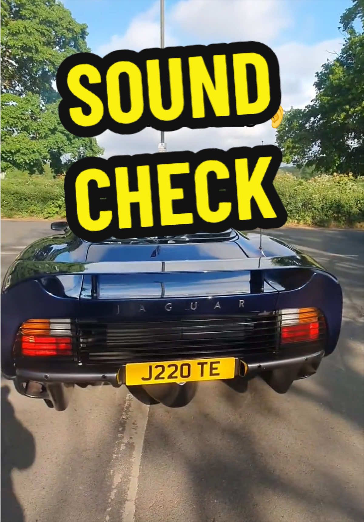 What does this car sound like to you? 90’s Hypercar royalty 👑 Jaguar XJ220 - fastest car in the world at the time. 217mph!!
