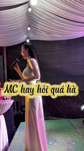 Đã có ai chưa  biết yêu năm 18 tuổi hông ạ … Ý là giới thiệu bài hát mà méc hỏi lắm hay gì á  Hihi  #quangngai76 #mc #viral #quangngai #xuhuong 