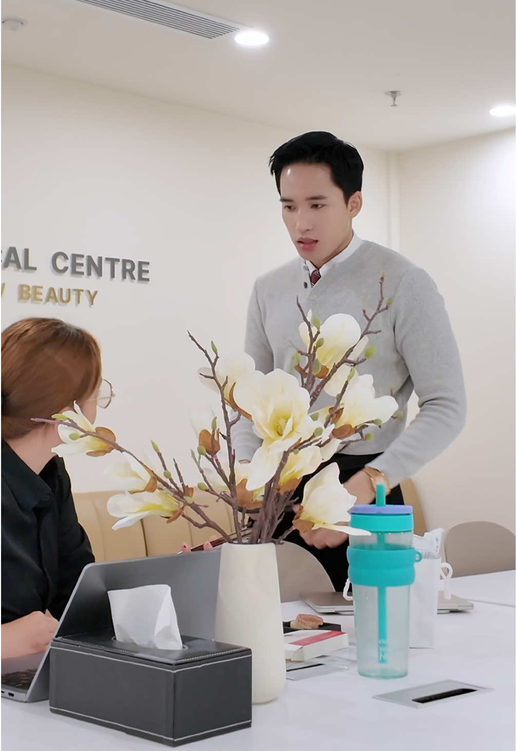 Một ngày làm việc chăm chỉ của CEO U40 độc thân sẽ như thế nào? #Khanhton #daily #ceo #ktbeauty #viral