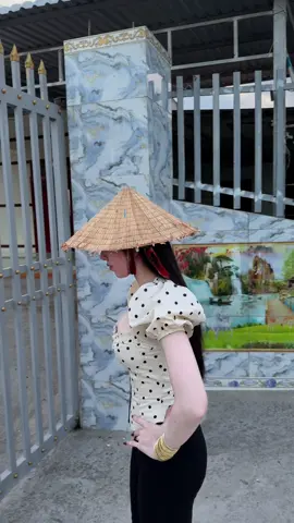 Thương e thiệt hong sao cứ nhìn quài 🤣🤣🤣