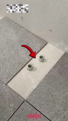 Wie du Fliesen perfekt um Rohre schneidest #handwerk #heimwerken #fliesenlegen #baustelle #tippsundtricks 