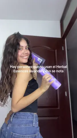 #creatorsearchinsights amamos esta nueva línea, sobre todo la crema de peinar anti frizz 🥹✨  #herbalnuevosaromas #HerbalForMe #onduladas #publicidad ondas definidas 