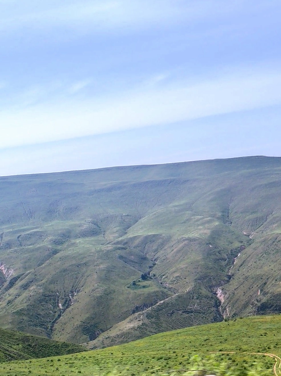 Viajar a Puquio es una experiencia bien distinta a la costa. El camino tiene paisajes andinos increíbles, bastante curva y mucho frío en algunas zonas, pero también pueblos tranquilos, comida  y vistas que valen la pena. Ayacucho Puquio Naturaleza #viaje#Ayacucho 