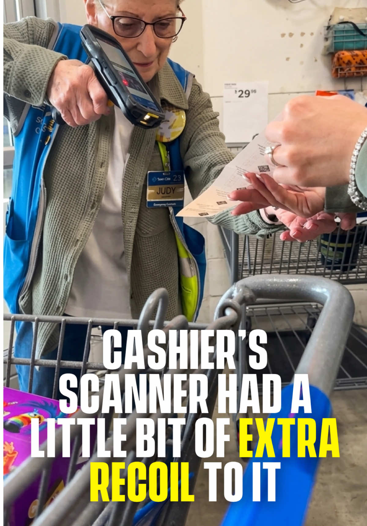 This cashier was fighting for their life every time they scanned something 😭🛒 The scanner had more kickback than expected and it kept taking them by surprise. Checkout turned into a full upper body workout 💀 Via Collab / @acree.arts #Pubity #Viral #Funny 