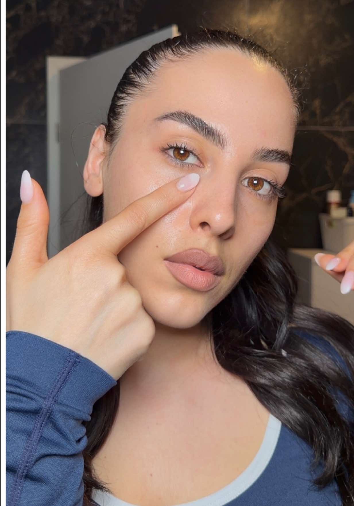 POV: using vaseline for dead skin✨ #chappedlips#lipcare #deadskincells #winterlips