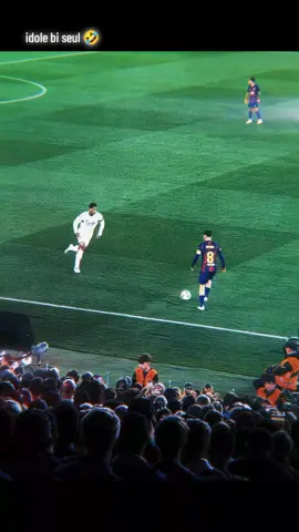 Pedri vs Bellingham  #pedrigonzalez #pedrigonzalez #fcbarcelone #foruyou #fyp @toure pedri🪄🧠 @Pedri González 