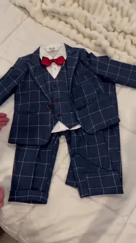 4 Piece Formal Boys Junior Suit Set with Blazer, Vest, Trousers, Bow Tie, Ideal for Weddings, Graduations, Church, Special Occasions #kidssweatsuit #babyboyoutfitinspo #cutetoddlerboyclothes #groomsmensuits #formalwearformen #menweddingsuits #boysummerclothes #familyphotosoutfit #4thofjulybabyoutfit #formalmenswear