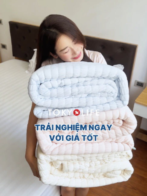 Hè này không cần người yêu, chỉ cần chăn lạnh TokyoLife để 'chill' mỗi đêm!  🧊 Đắp tới đâu mát tới đó, ngủ ngon quên lối về bất chấp nắng nóng ngoài kia.  🔥 Deal hời có hạn, nhấn vào giỏ hàng để rinh ngay 'siêu phẩm' này về phòng ngủ nhé!  #ChanLanh #NguNgonNgayHe #TokyoLifeReview #MustHave